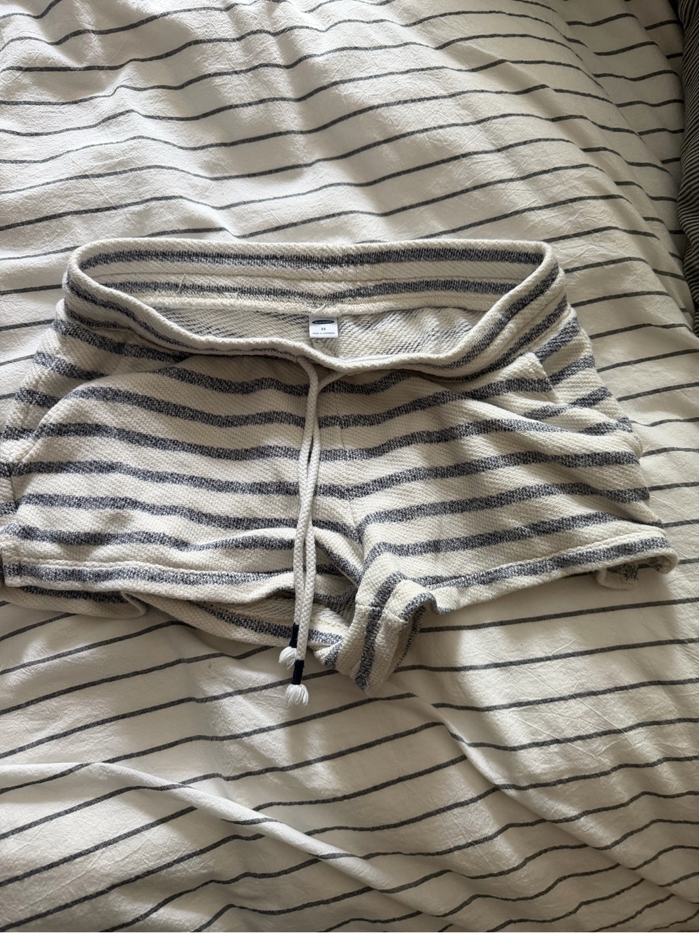Old Navy Cream & Navy Striped Knit Drawstring Shorts